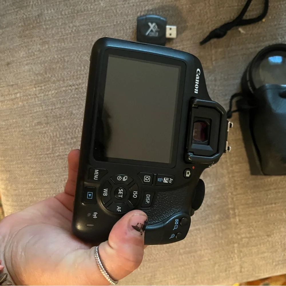 CANON EOS Rebel T6! (Includes TWO lenses** BATTERY INCLUDED!!!) Starter kit!